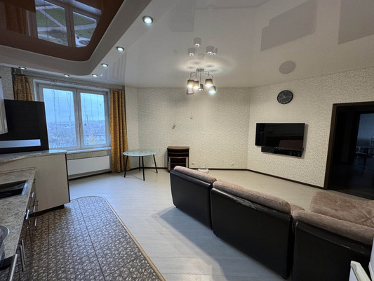 Продам трехкомнатную (3-комн.) квартиру, Дмитровская ул, 20, Базарово д