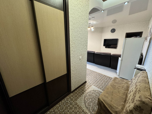 Продам трехкомнатную (3-комн.) квартиру, Дмитровская ул, 20, Базарово д