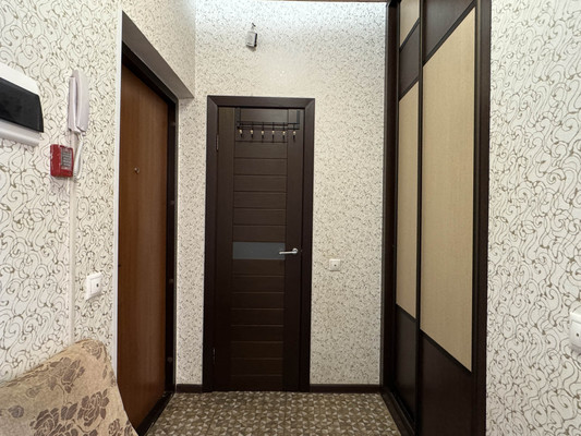 Продам трехкомнатную (3-комн.) квартиру, Дмитровская ул, 20, Базарово д