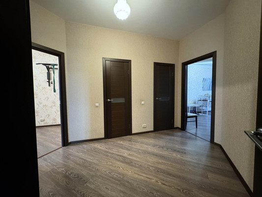 Продам трехкомнатную (3-комн.) квартиру, Дмитровская ул, 20, Базарово д