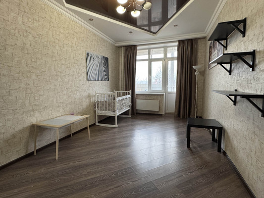 Продам трехкомнатную (3-комн.) квартиру, Дмитровская ул, 20, Базарово д