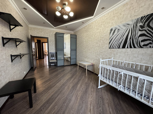 Продам трехкомнатную (3-комн.) квартиру, Дмитровская ул, 20, Базарово д