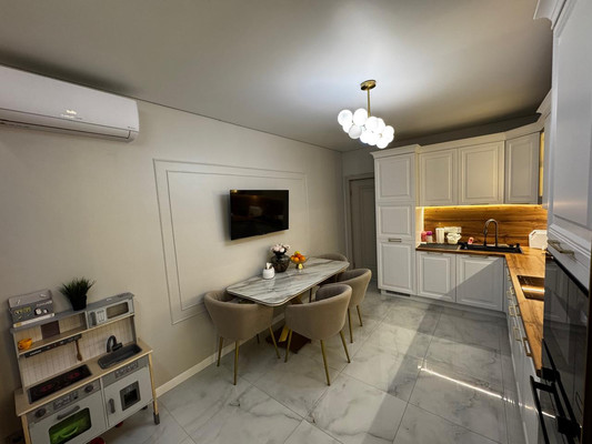 Продам двухкомнатную (2-комн.) квартиру, Александра Суворова пр-кт, 99, Симферополь г