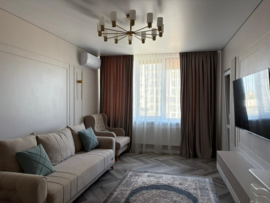 Продам двухкомнатную (2-комн.) квартиру, Александра Суворова пр-кт, 99, Симферополь г