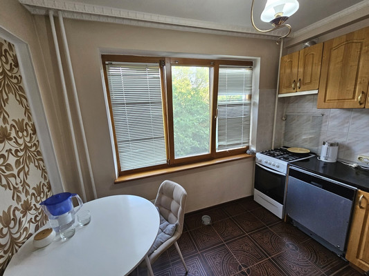 Продам двухкомнатную (2-комн.) квартиру, Луначарского ул, 147, Белореченск г