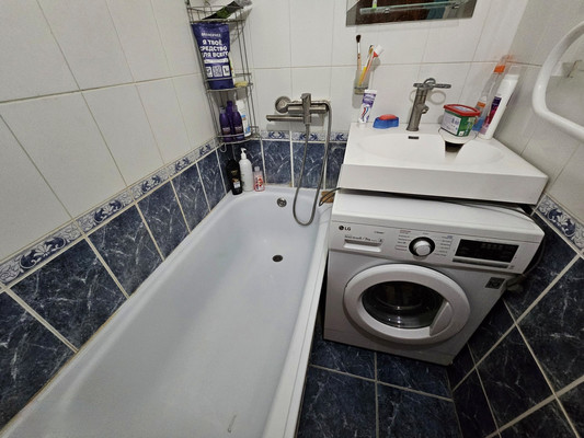 Продам двухкомнатную (2-комн.) квартиру, Луначарского ул, 147, Белореченск г