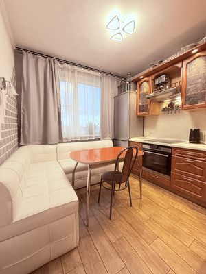 Продам двухкомнатную (2-комн.) квартиру, Коломенская наб, 26к2, Москва г