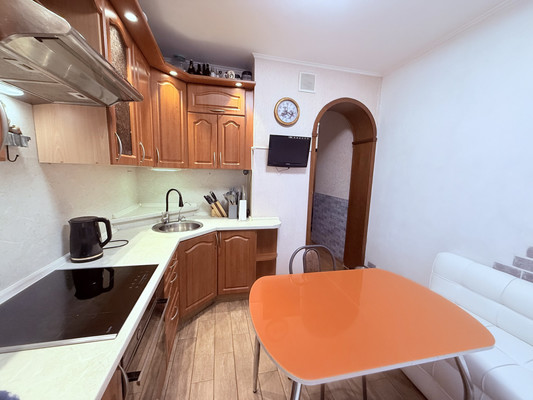 Продам двухкомнатную (2-комн.) квартиру, Коломенская наб, 26к2, Москва г