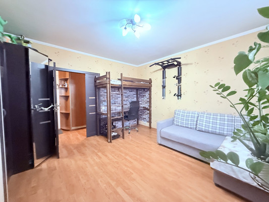 Продам двухкомнатную (2-комн.) квартиру, Коломенская наб, 26к2, Москва г