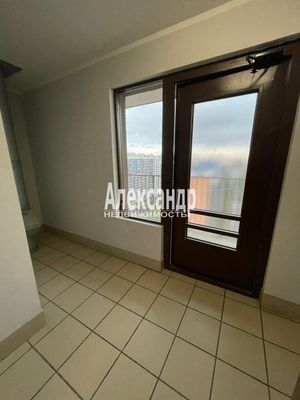 Продам двухкомнатную (2-комн.) квартиру, Петровский б-р, 11к1, Мурино п