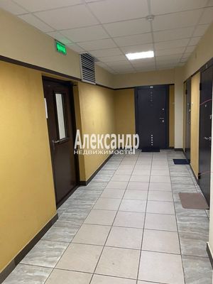 Продам двухкомнатную (2-комн.) квартиру, Петровский б-р, 11к1, Мурино п