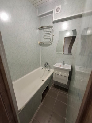 Продам трехкомнатную (3-комн.) квартиру, Коммунистический пр-кт, 23, Ростов-на-Дону г