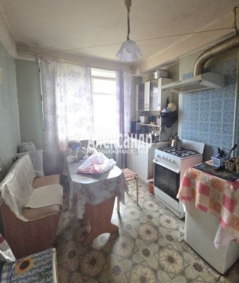 Продам комнату в 2-комн. квартире, Апрельская ул, 6к1, Санкт-Петербург г