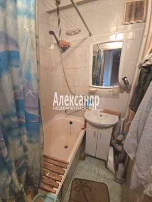 Продам комнату в 2-комн. квартире, Апрельская ул, 6к1, Санкт-Петербург г