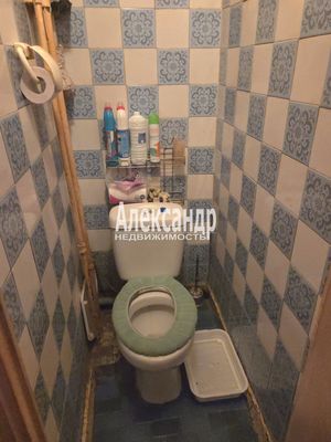 Продам комнату в 2-комн. квартире, Апрельская ул, 6к1, Санкт-Петербург г