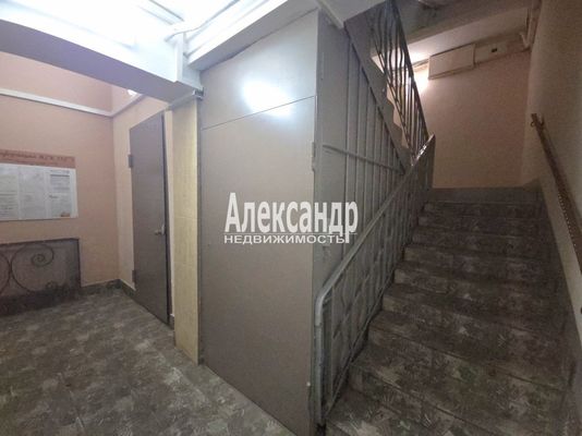 Продам комнату в 2-комн. квартире, Апрельская ул, 6к1, Санкт-Петербург г