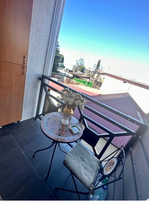 Продам однокомнатную (1-комн.) квартиру, Виноградная ул, 116кА, Беранда с