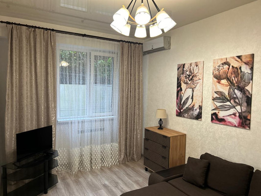 Продам двухкомнатную (2-комн.) квартиру, Калужская (Центральный р-н) ул, 28/2, Сочи г