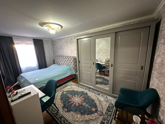 Продам трехкомнатную (3-комн.) квартиру, Тырныаузский проезд, 3, Нальчик г