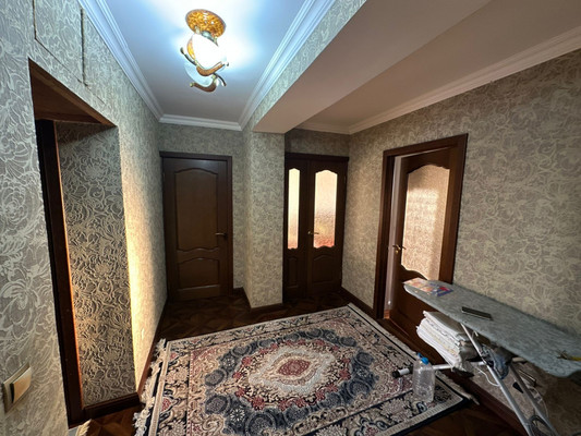 Продам трехкомнатную (3-комн.) квартиру, Тырныаузский проезд, 3, Нальчик г