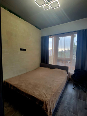 Продам трехкомнатную (3-комн.) квартиру, Яблочная ул, 44, Черешня с