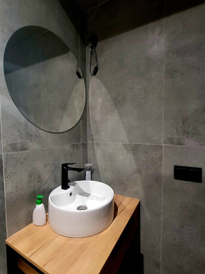 Продам трехкомнатную (3-комн.) квартиру, Яблочная ул, 44, Черешня с