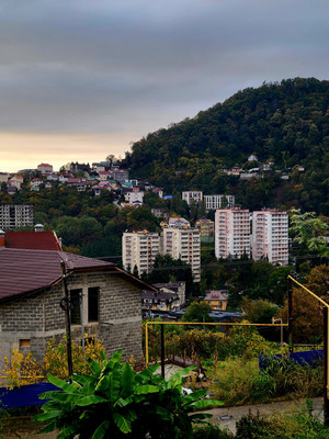 Продам трехкомнатную (3-комн.) квартиру, Яблочная ул, 44, Черешня с