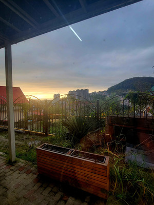 Продам трехкомнатную (3-комн.) квартиру, Яблочная ул, 44, Черешня с