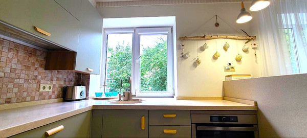 Продам двухкомнатную (2-комн.) квартиру, Г.Димитрова ул, 10, Калининград г