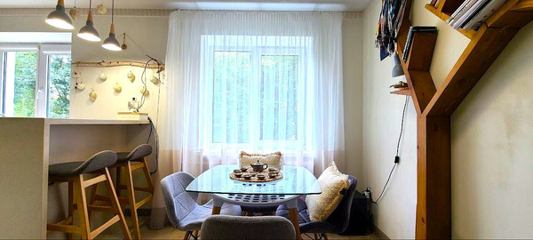 Продам двухкомнатную (2-комн.) квартиру, Г.Димитрова ул, 10, Калининград г