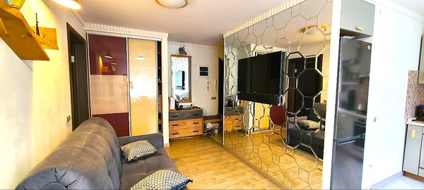 Продам двухкомнатную (2-комн.) квартиру, Г.Димитрова ул, 10, Калининград г