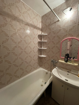 Продам двухкомнатную (2-комн.) квартиру, 1 Конной Армии ул, 74, Симферополь г