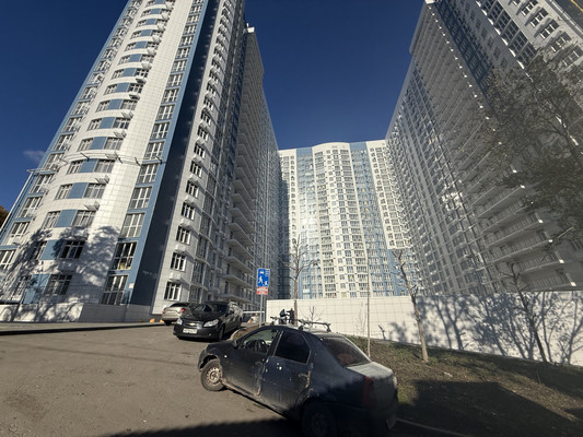 Продам двухкомнатную (2-комн.) квартиру, Привокзальная пл, 3/1, Ростов-на-Дону г