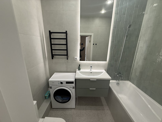 Продам двухкомнатную (2-комн.) квартиру, Привокзальная пл, 3/1, Ростов-на-Дону г