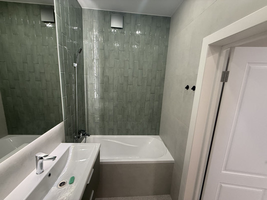 Продам двухкомнатную (2-комн.) квартиру, Привокзальная пл, 3/1, Ростов-на-Дону г