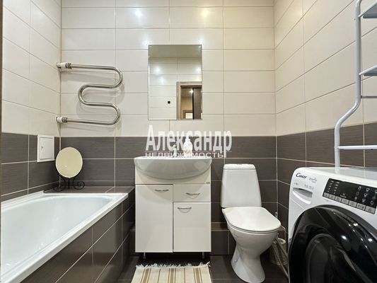 Продам однокомнатную (1-комн.) квартиру, Авиаторов Балтики пр-кт, 5, Мурино п