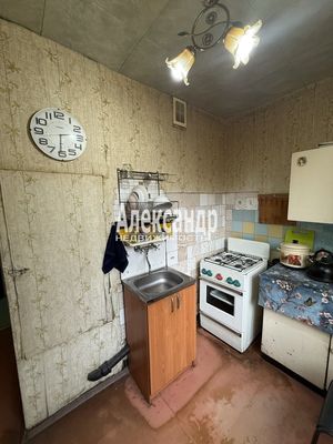 Продам комнату в 3-комн. квартире, Подвойского ул, 17к2, Санкт-Петербург г