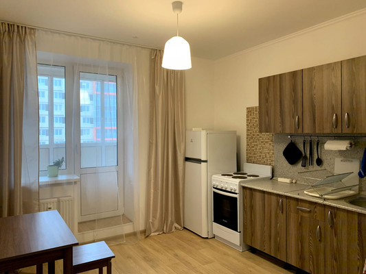 Продам однокомнатную (1-комн.) квартиру, Воронцовский б-р, 9к2, Бугры п