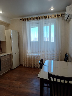 Сдам однокомнатную (1-комн.) квартиру, Бородинская ул, 137/1, Краснодар г