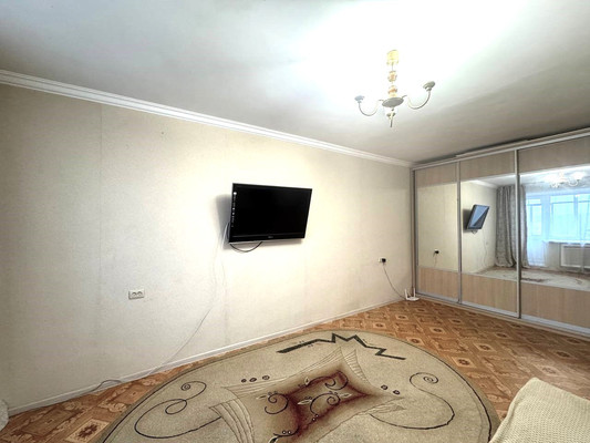 Продам однокомнатную (1-комн.) квартиру, Серова ул, 17, Казань г