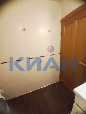Продам трехкомнатную (3-комн.) квартиру, Королева ул, 8а, Красноярск г