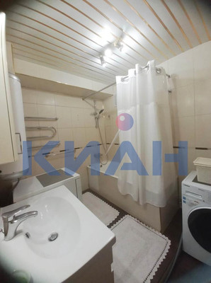 Продам трехкомнатную (3-комн.) квартиру, Королева ул, 8а, Красноярск г