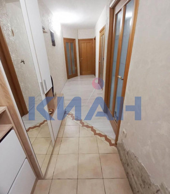 Продам трехкомнатную (3-комн.) квартиру, Королева ул, 8а, Красноярск г