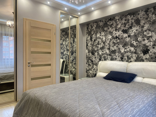 Продам трехкомнатную (3-комн.) квартиру, Лермонтова ул, 341/6, Иркутск г