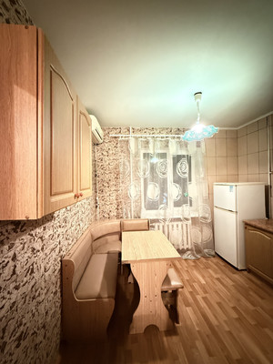 Продам однокомнатную (1-комн.) квартиру, Победы пр-кт, 214, Симферополь г