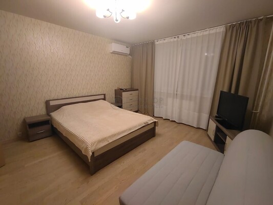 Продам двухкомнатную (2-комн.) квартиру, Славянский б-р, 9к5, Москва г