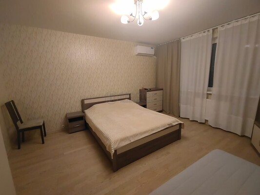 Продам двухкомнатную (2-комн.) квартиру, Славянский б-р, 9к5, Москва г