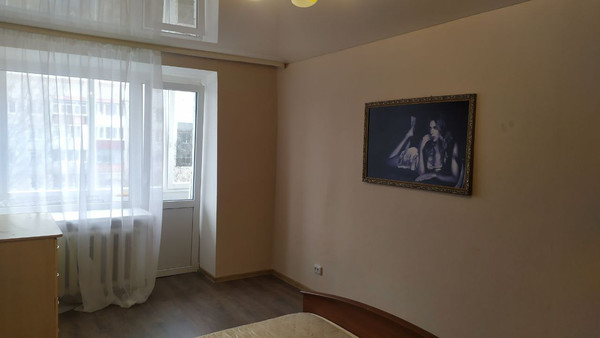 Продам двухкомнатную (2-комн.) квартиру, Шаронова ул, 5, Ишим г