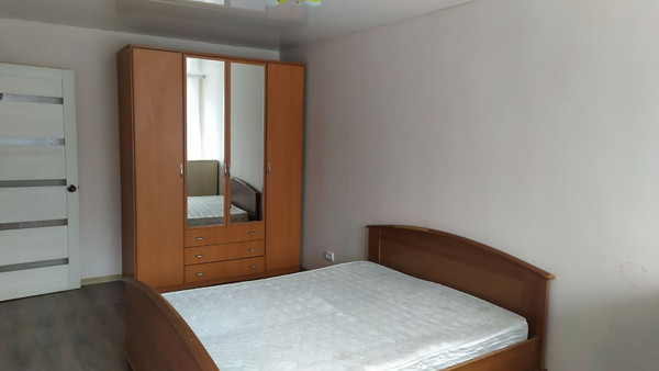 Продам двухкомнатную (2-комн.) квартиру, Шаронова ул, 5, Ишим г