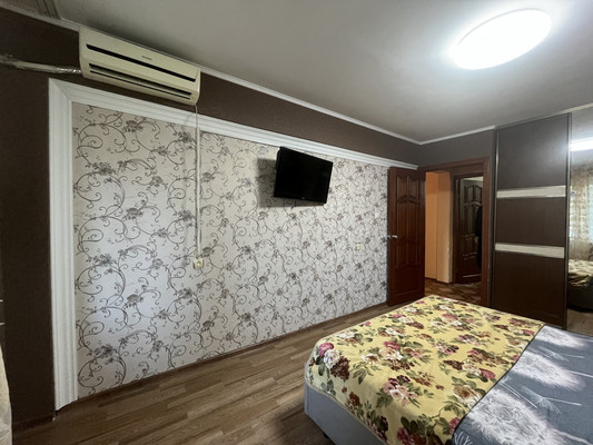 Продам двухкомнатную (2-комн.) квартиру, Луначарского ул, 147, Белореченск г